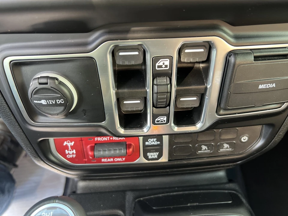 2023 Jeep JL Wrangler - Image 21 of 21