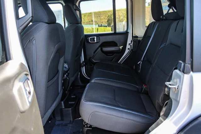 2023 Jeep JL Wrangler - Image 18 of 31