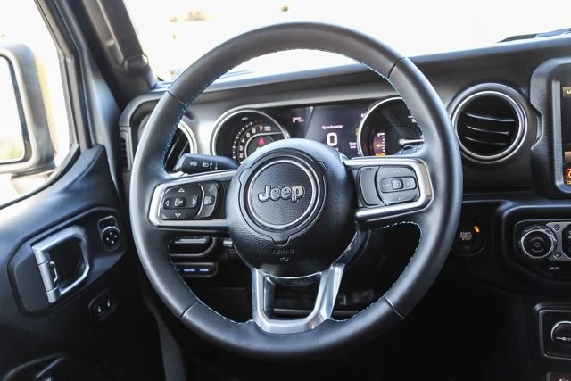 2023 Jeep JL Wrangler - Image 15 of 31