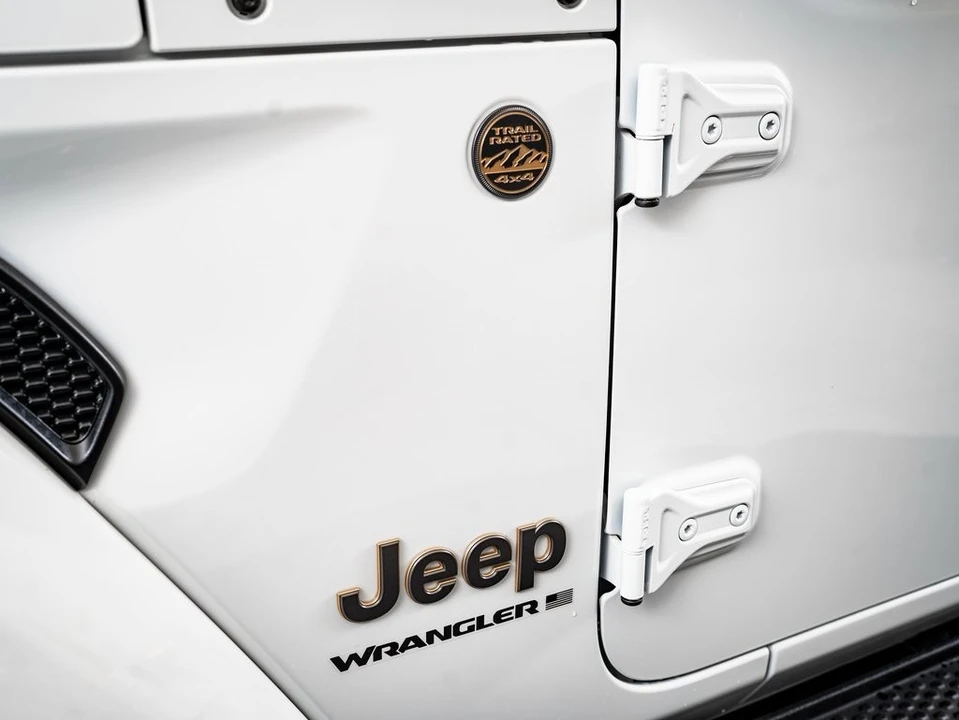 2023 Jeep JL Wrangler - Image 15 of 21