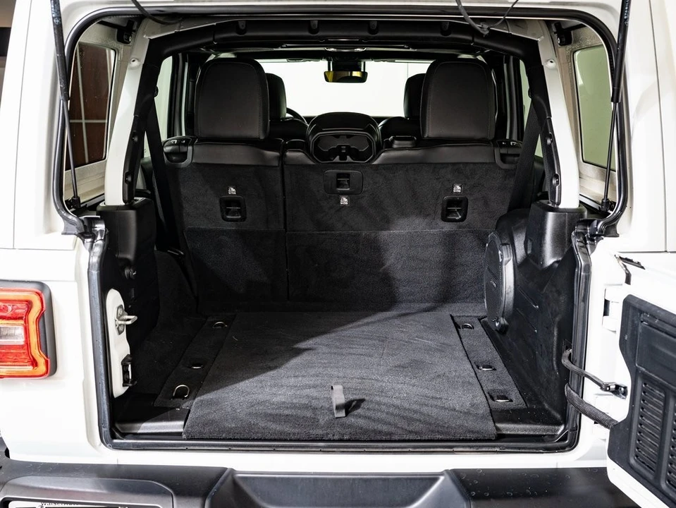 2023 Jeep JL Wrangler - Image 17 of 21