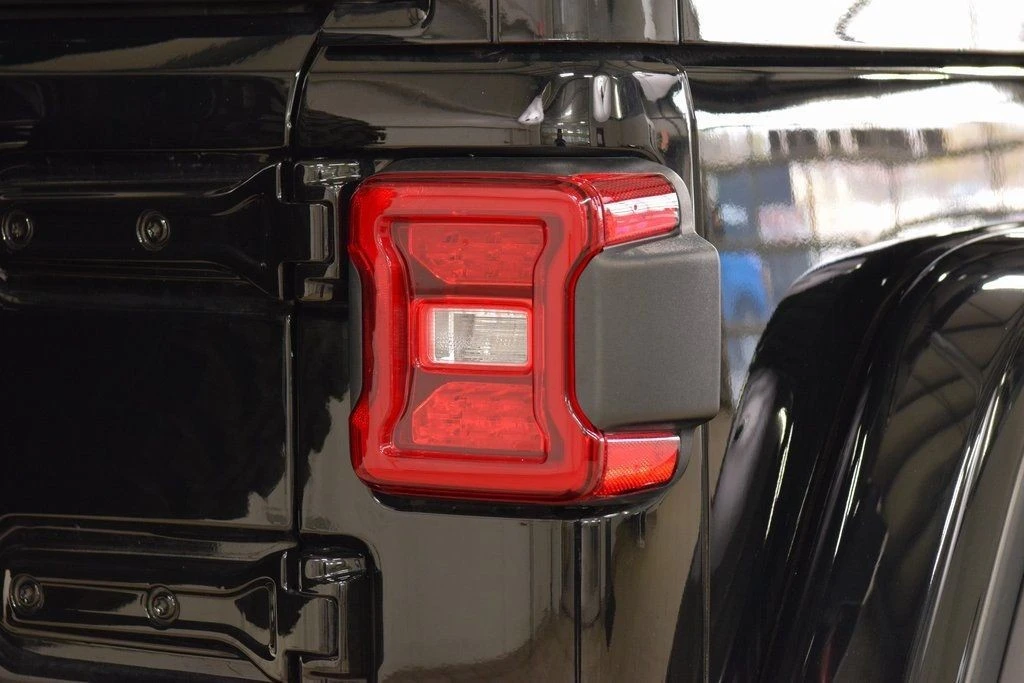 2023 Jeep JL Wrangler - Image 19 of 21