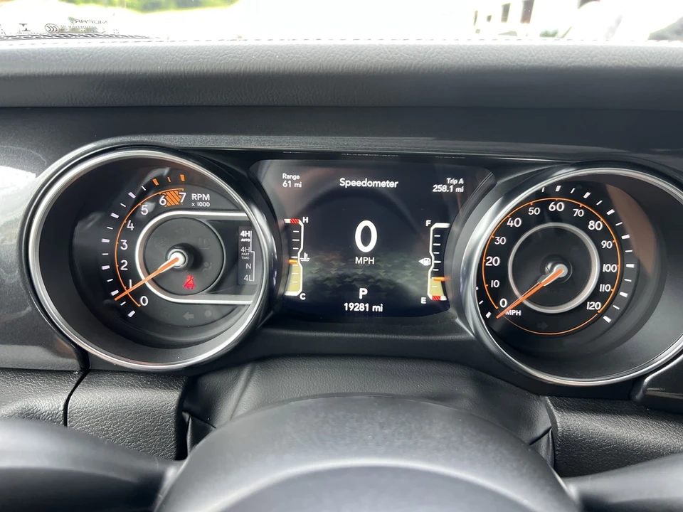 2023 Jeep JL Wrangler - Image 20 of 21
