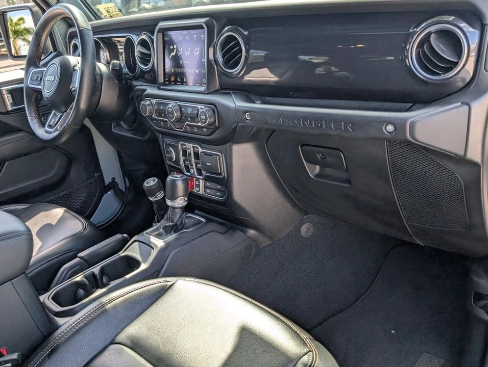 2023 Jeep JL Wrangler - Image 18 of 21