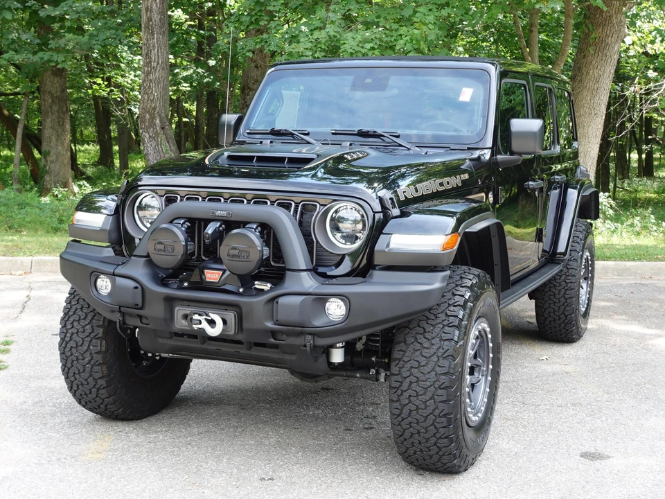 2023 Jeep JL Wrangler - Image 5 of 31