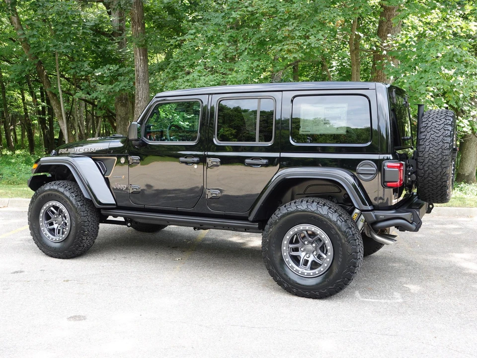 2023 Jeep JL Wrangler - Image 27 of 31