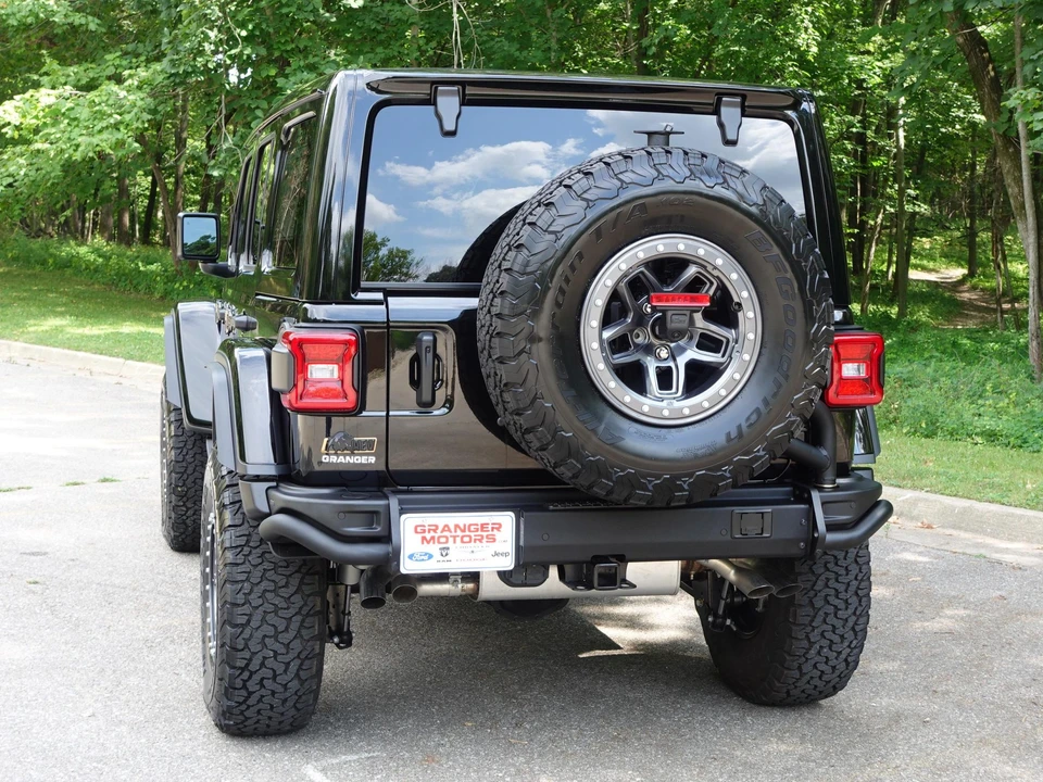 2023 Jeep JL Wrangler - Image 23 of 31