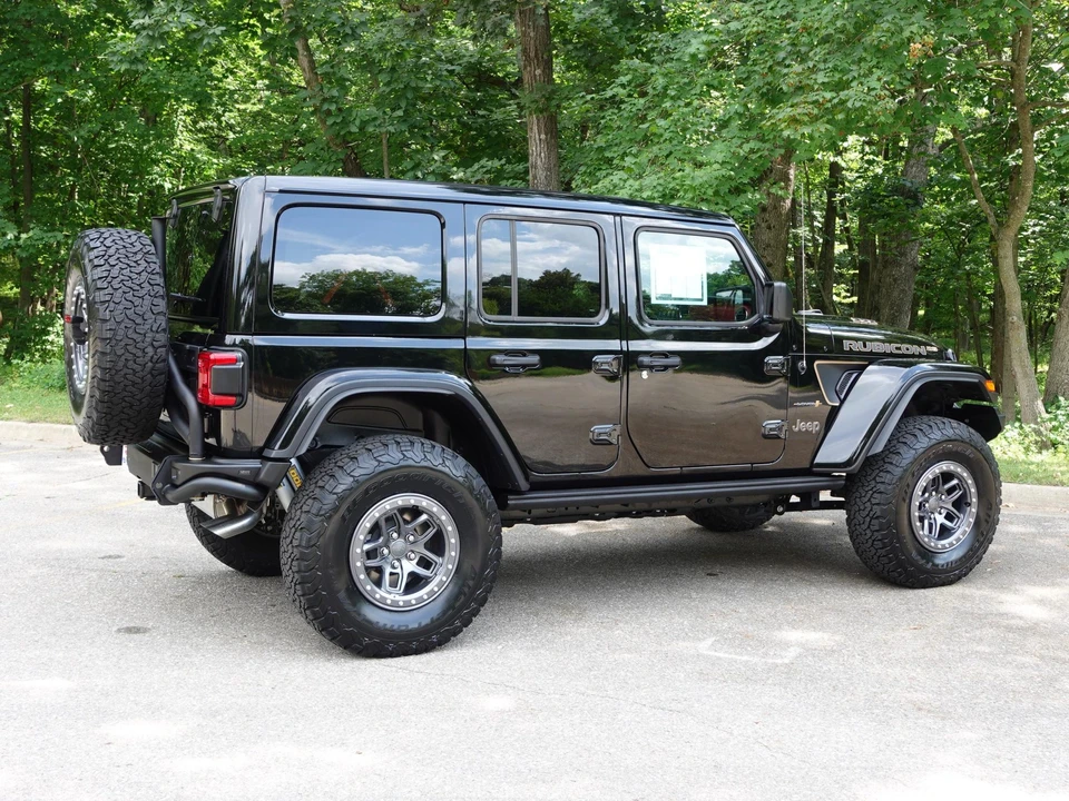 2023 Jeep JL Wrangler - Image 17 of 31
