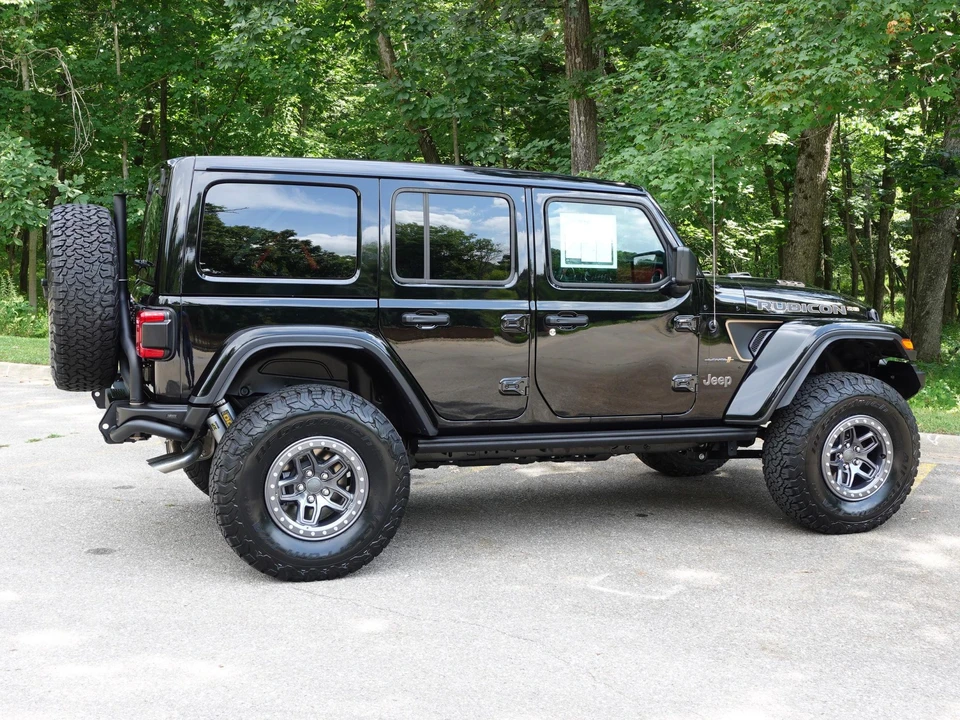 2023 Jeep JL Wrangler - Image 16 of 31