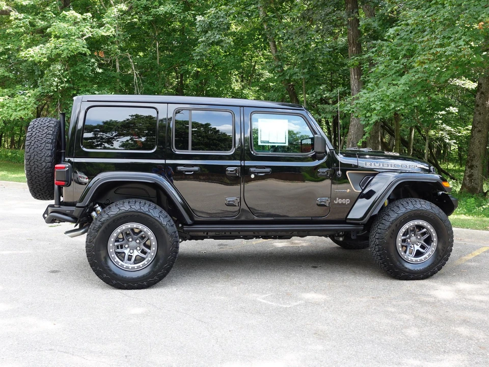 2023 Jeep JL Wrangler - Image 15 of 31