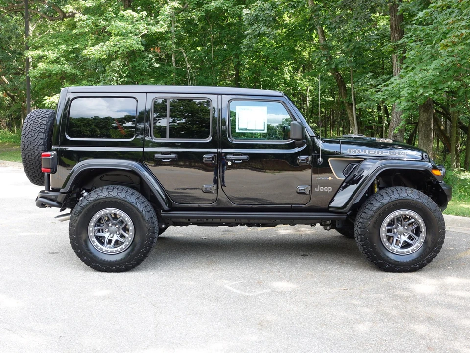 2023 Jeep JL Wrangler - Image 14 of 31