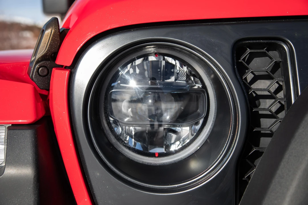 2023 Jeep JL Wrangler - Image 14 of 31