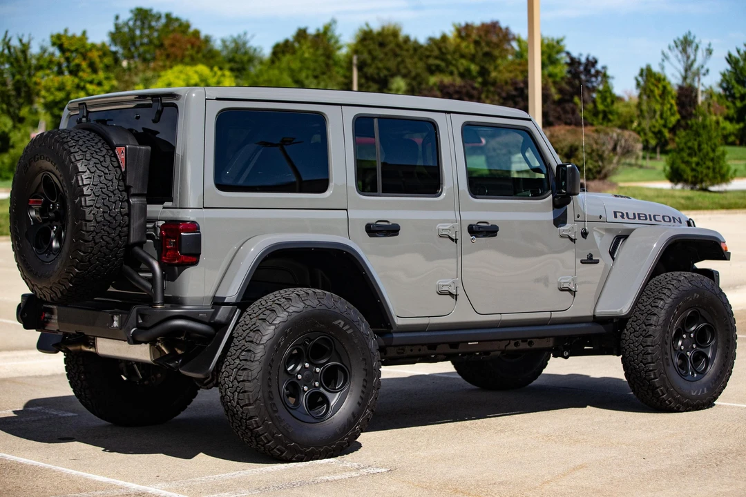 2023 Jeep JL Wrangler - Image 4 of 31