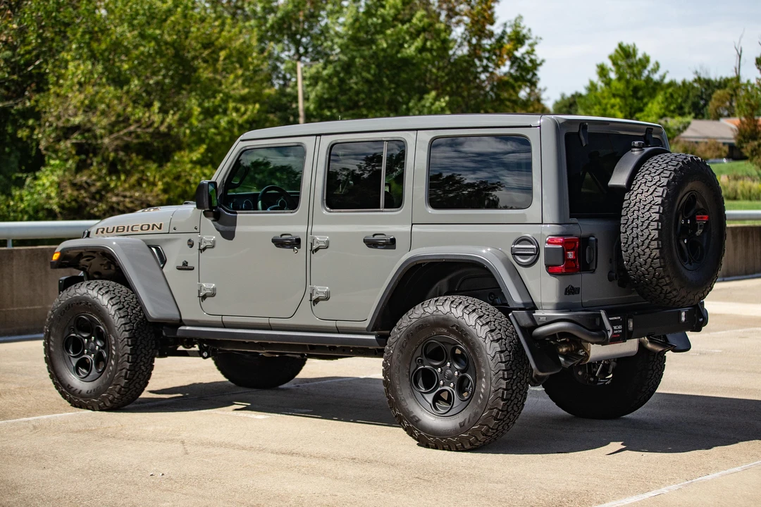 2023 Jeep JL Wrangler - Image 15 of 31