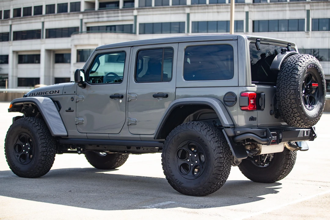 2023 Jeep JL Wrangler - Image 16 of 31