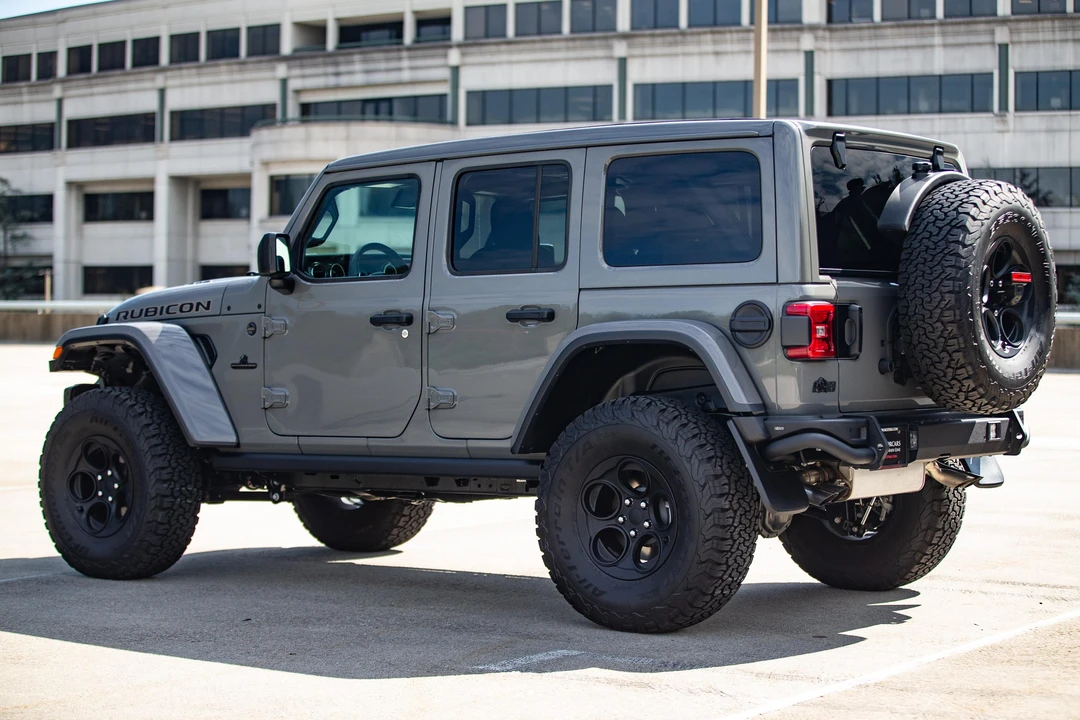 2023 Jeep JL Wrangler - Image 17 of 31