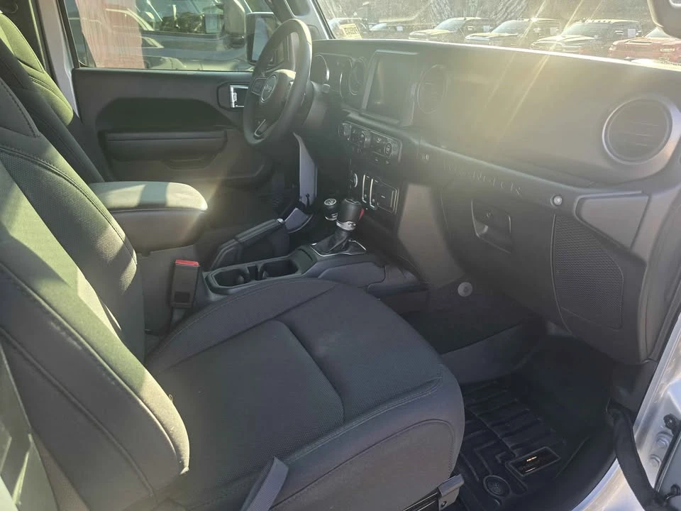 2023 Jeep JL Wrangler - Image 7 of 10