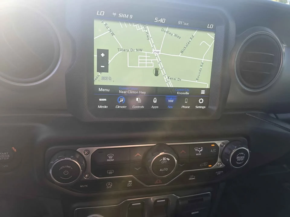 2023 Jeep JL Wrangler - Image 8 of 10