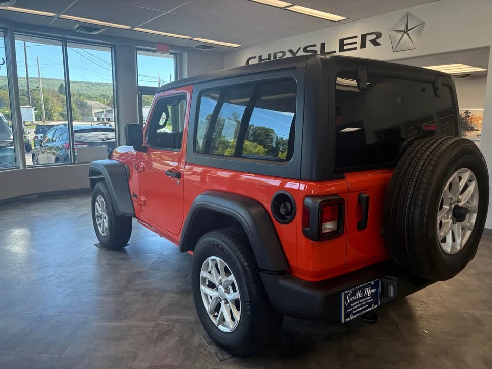 2023 Jeep JL Wrangler - Image 2 of 5