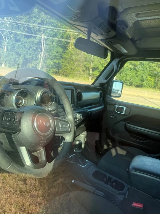 2023 Jeep JL Wrangler - Image 5 of 6