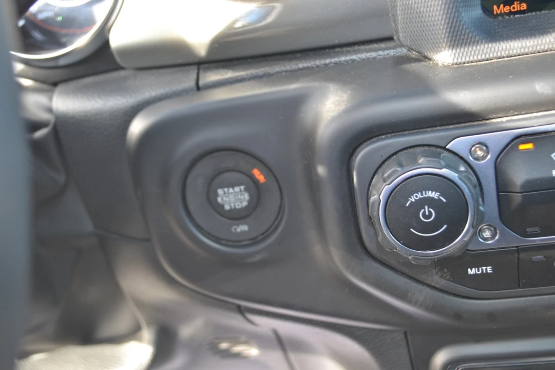 2023 Jeep JL Wrangler - Image 18 of 21