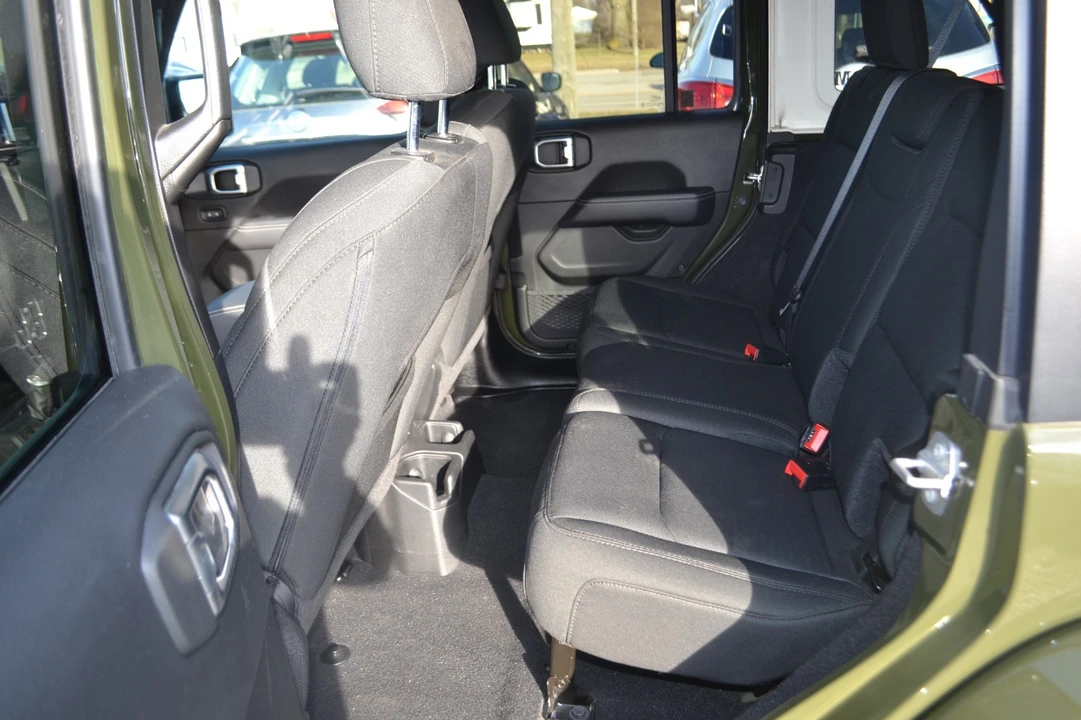 2023 Jeep JL Wrangler - Image 10 of 21