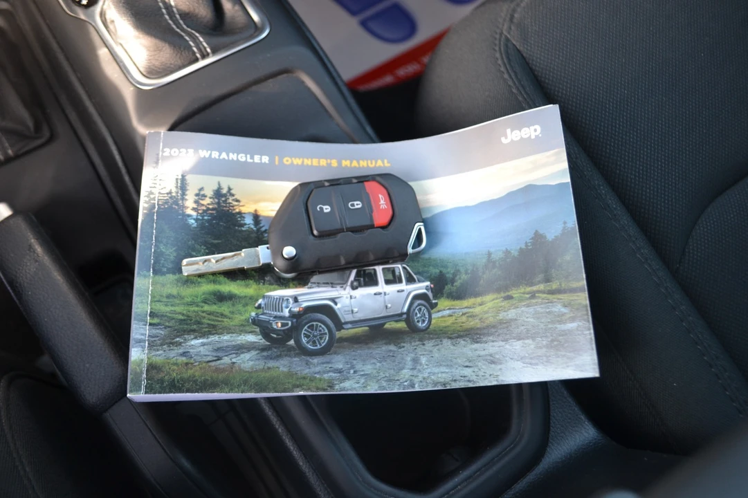 2023 Jeep JL Wrangler - Image 17 of 21
