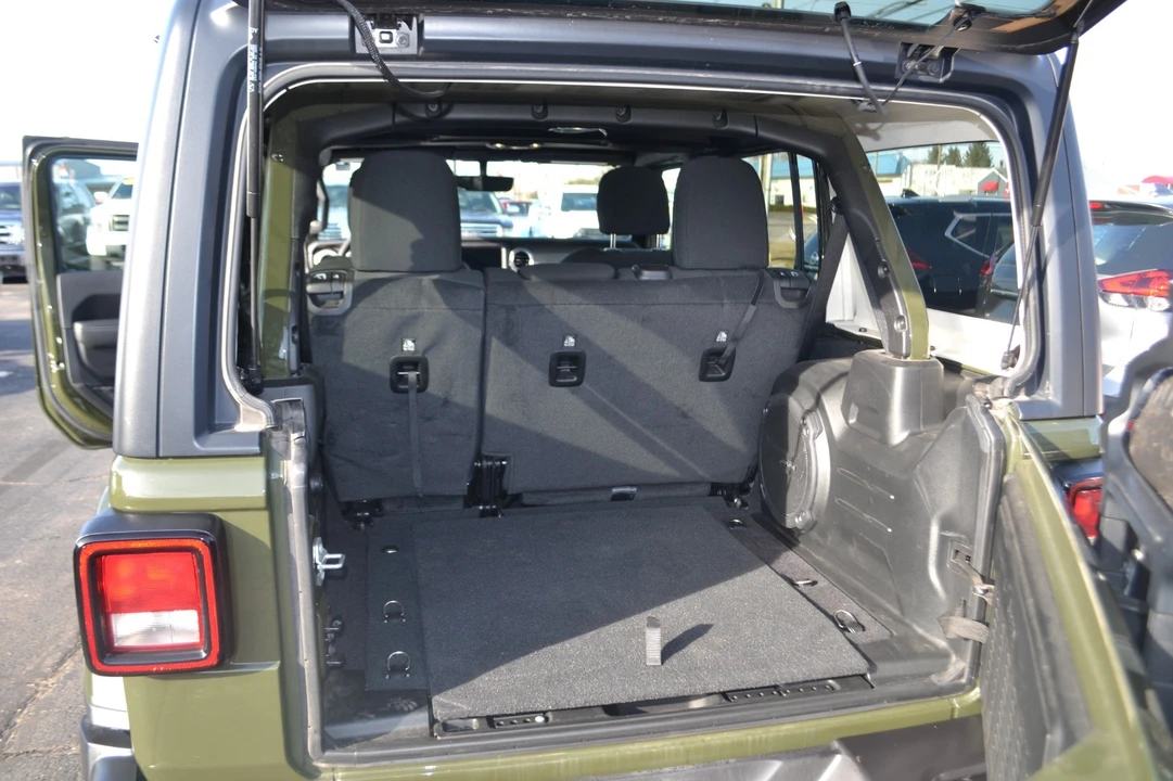 2023 Jeep JL Wrangler - Image 11 of 21