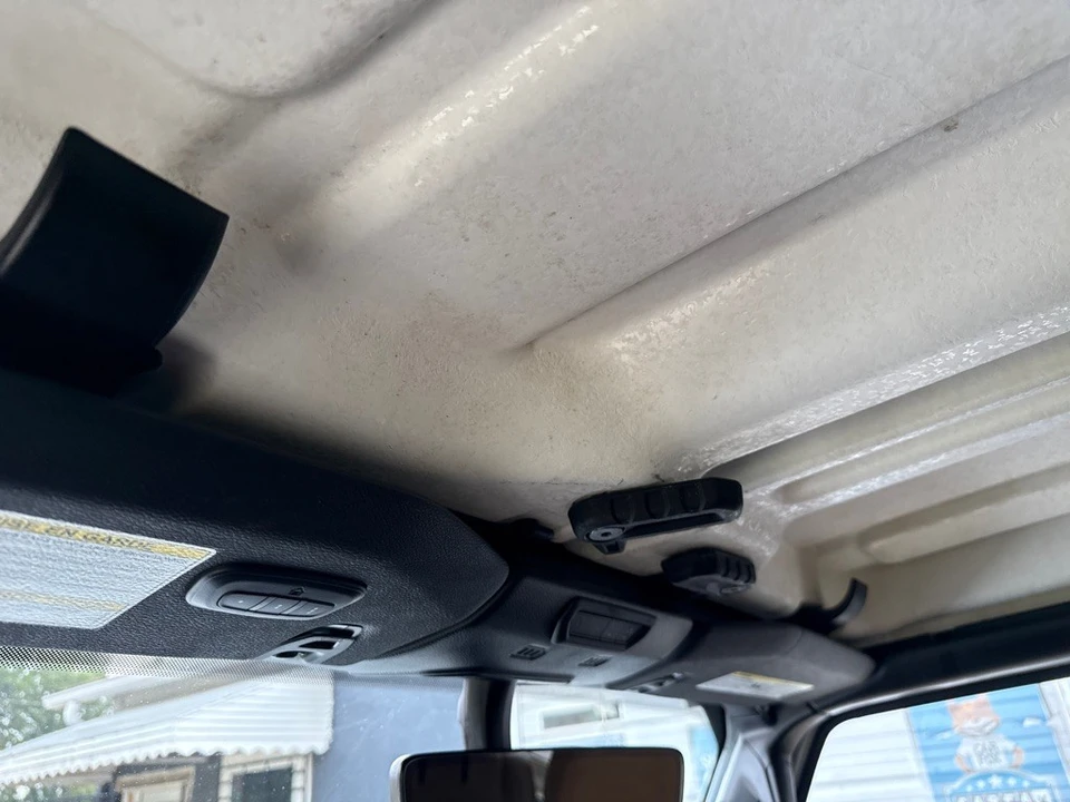 2023 Jeep JL Wrangler - Image 17 of 19