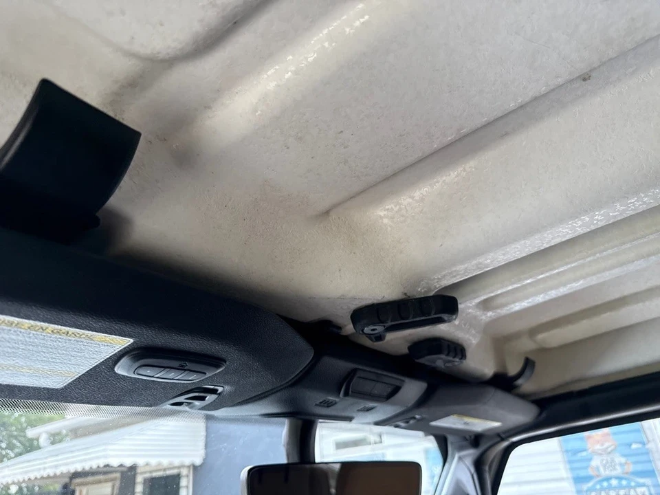 2023 Jeep JL Wrangler - Image 17 of 19