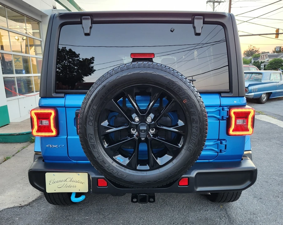 2023 Jeep JL Wrangler - Image 10 of 28