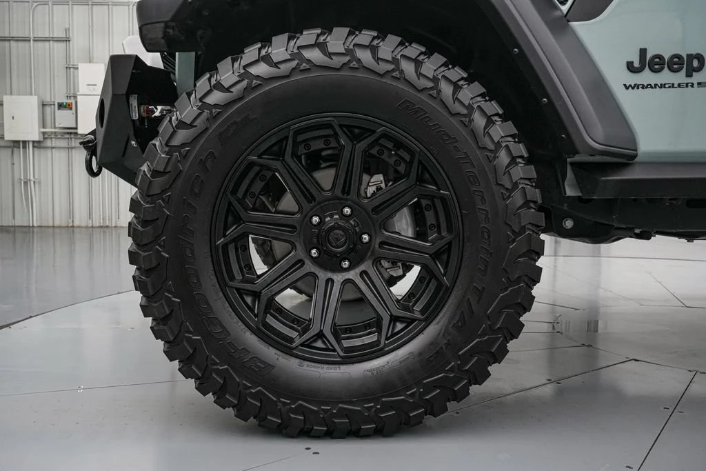 2023 Jeep JL Wrangler - Image 11 of 31