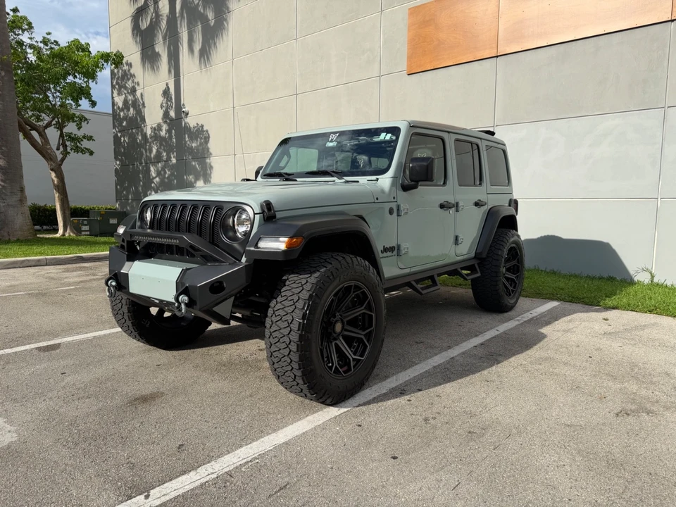 2023 Jeep JL Wrangler - Image 4 of 31
