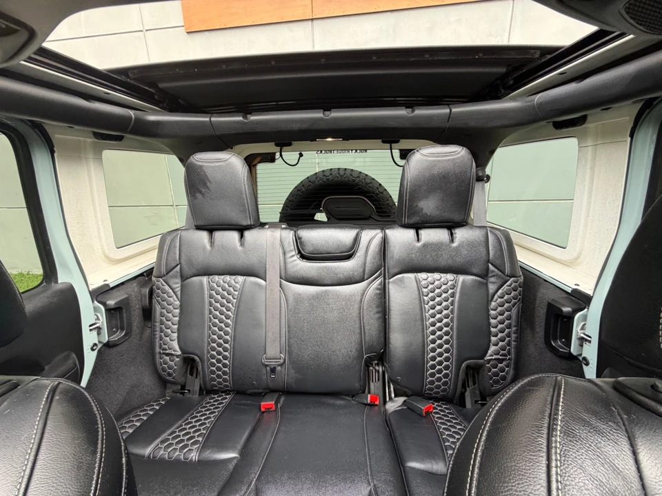 2023 Jeep JL Wrangler - Image 30 of 31