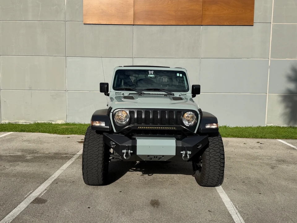 2023 Jeep JL Wrangler - Image 5 of 31