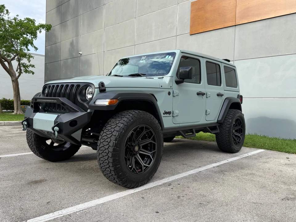 2023 Jeep JL Wrangler - Image 3 of 31