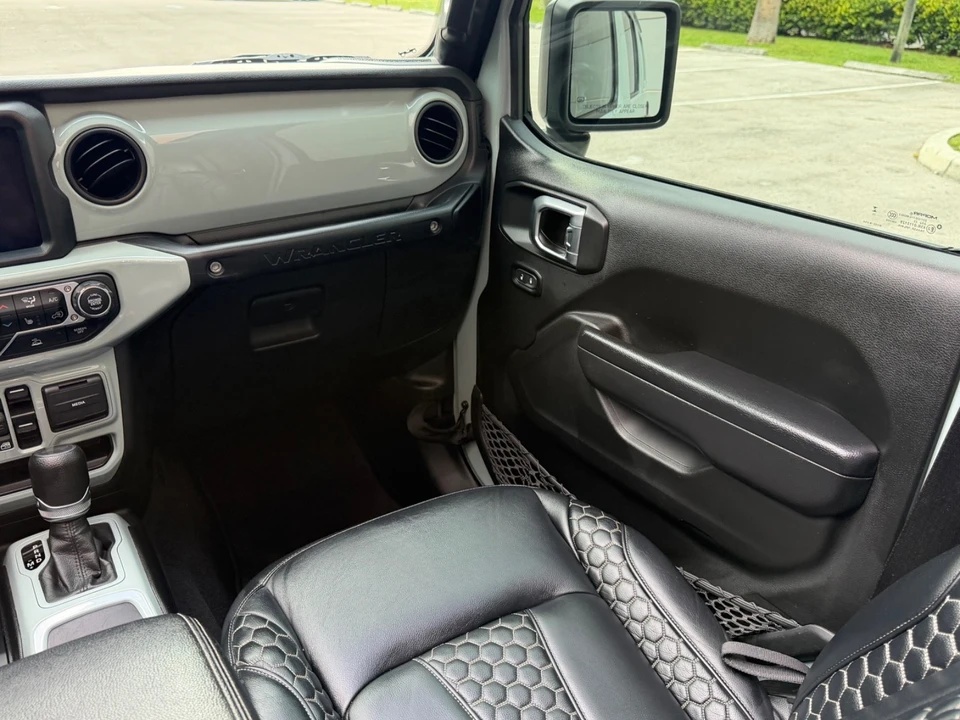 2023 Jeep JL Wrangler - Image 20 of 31