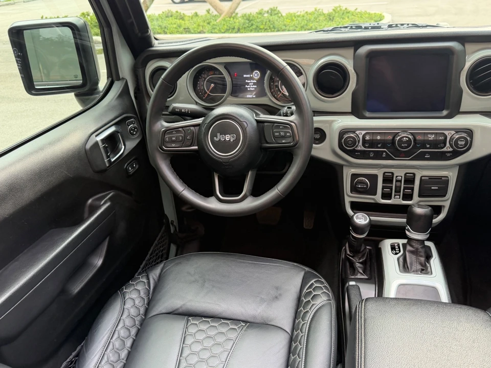 2023 Jeep JL Wrangler - Image 21 of 31