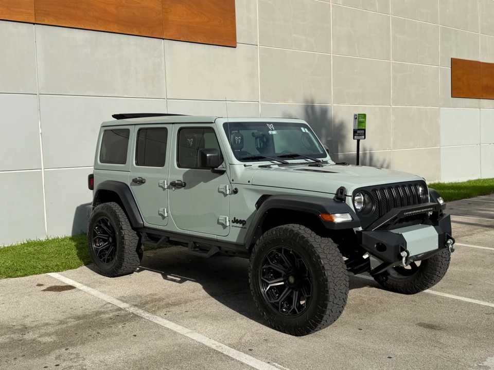 2023 Jeep JL Wrangler - Image 6 of 31