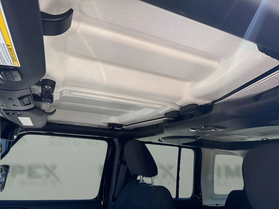 2023 Jeep JL Wrangler - Image 10 of 31