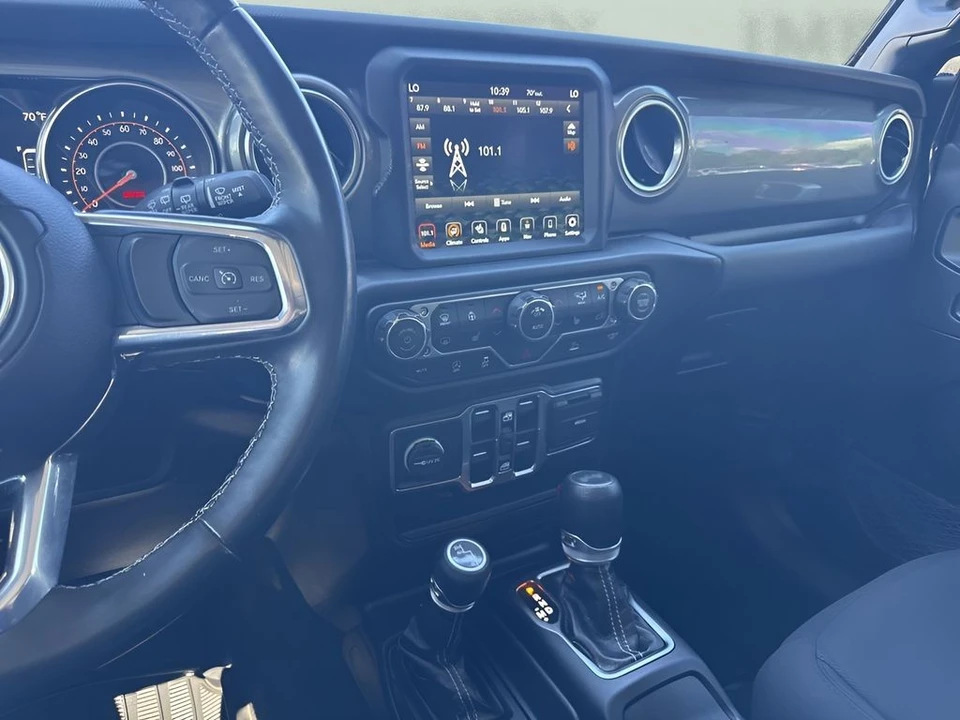 2023 Jeep JL Wrangler - Image 17 of 31