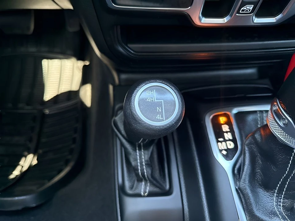 2023 Jeep JL Wrangler - Image 19 of 31