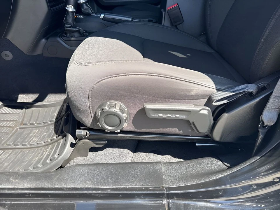 2023 Jeep JL Wrangler - Image 9 of 31
