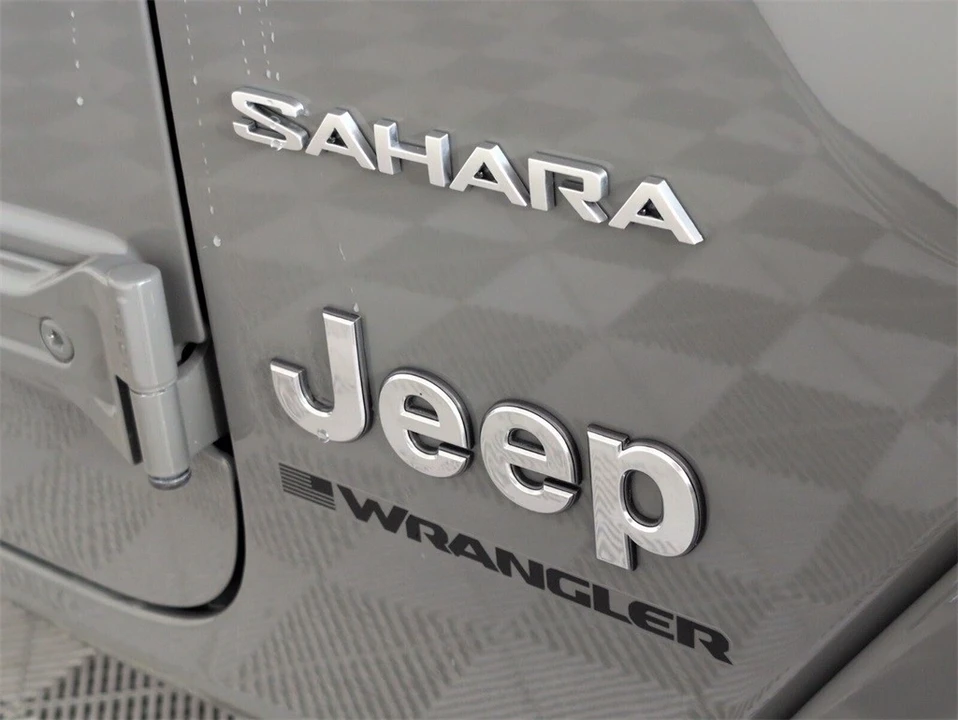 2023 Jeep JL Wrangler - Image 10 of 12