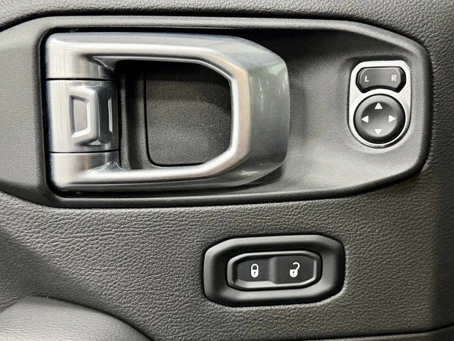 2023 Jeep JL Wrangler - Image 20 of 21