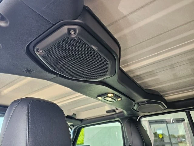 2023 Jeep JL Wrangler - Image 10 of 17