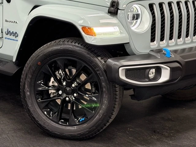 2023 Jeep JL Wrangler - Image 4 of 12
