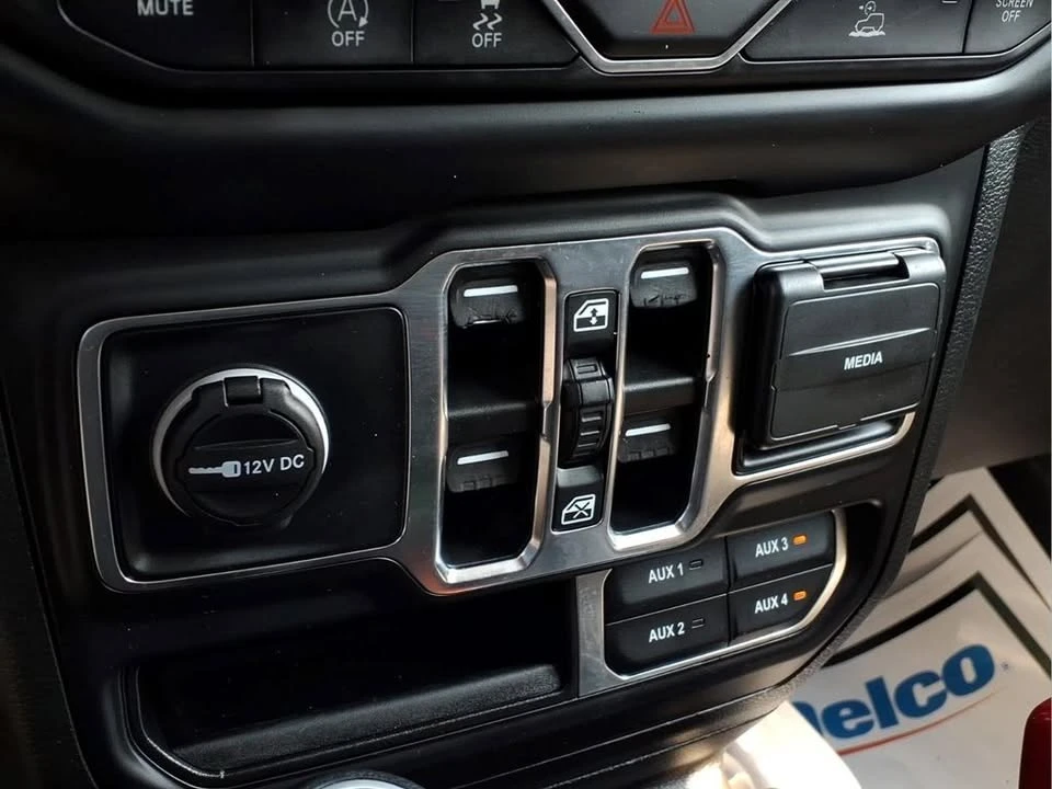 2023 Jeep JL Wrangler - Image 18 of 20