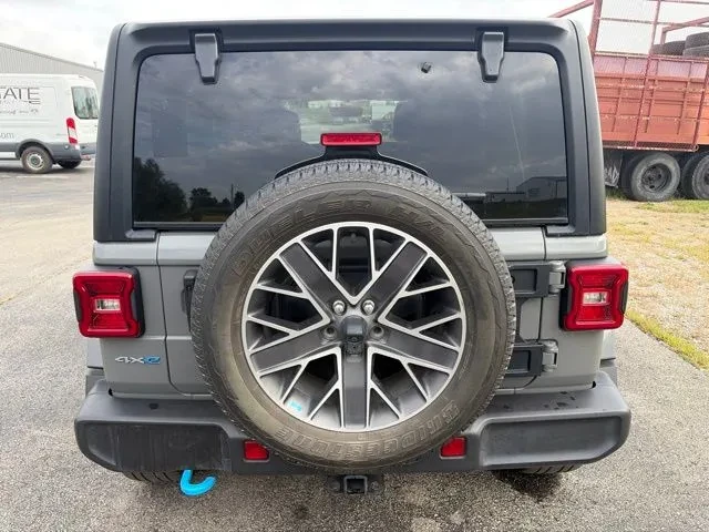 2023 Jeep JL Wrangler - Image 4 of 18
