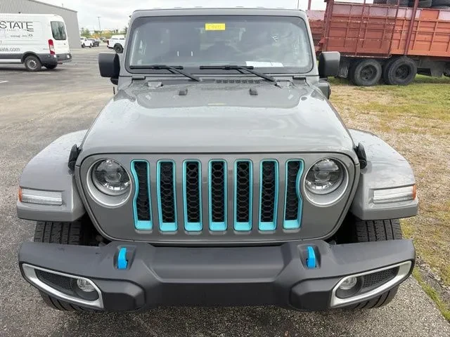 2023 Jeep JL Wrangler - Image 2 of 18
